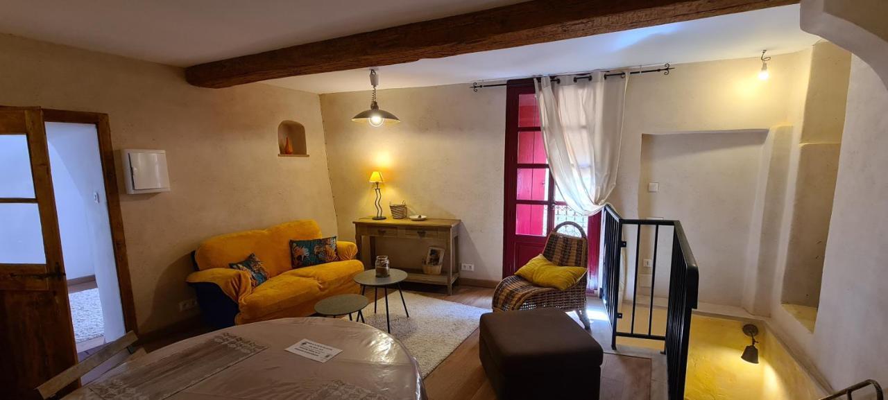 Les Studios De St Guilhem Saint-Guilhem-le-Desert Exterior photo
