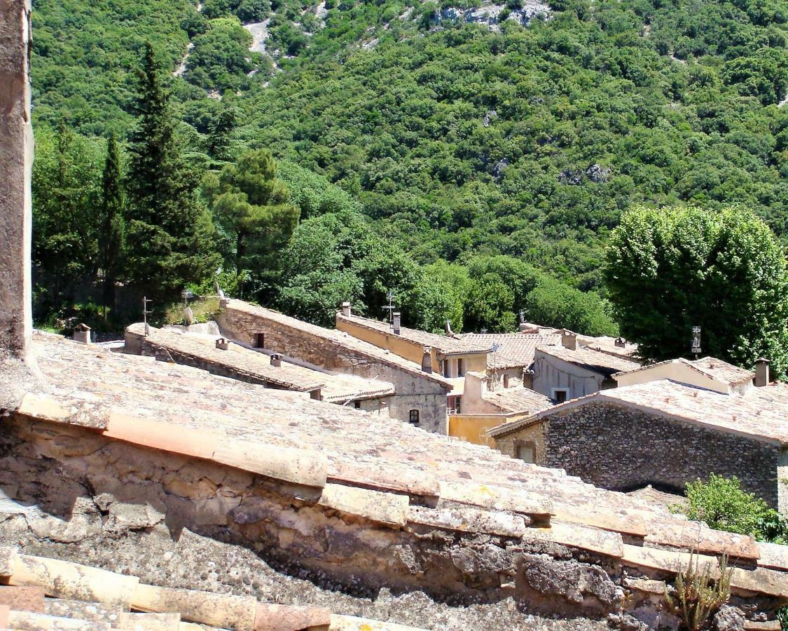 Les Studios De St Guilhem Saint-Guilhem-le-Desert Exterior photo